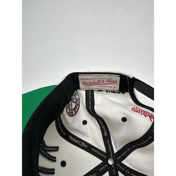 Mitchell & Ness Cross Colours 24K Magic World Tour White Black Snapback Hat - Picture 4 of 8